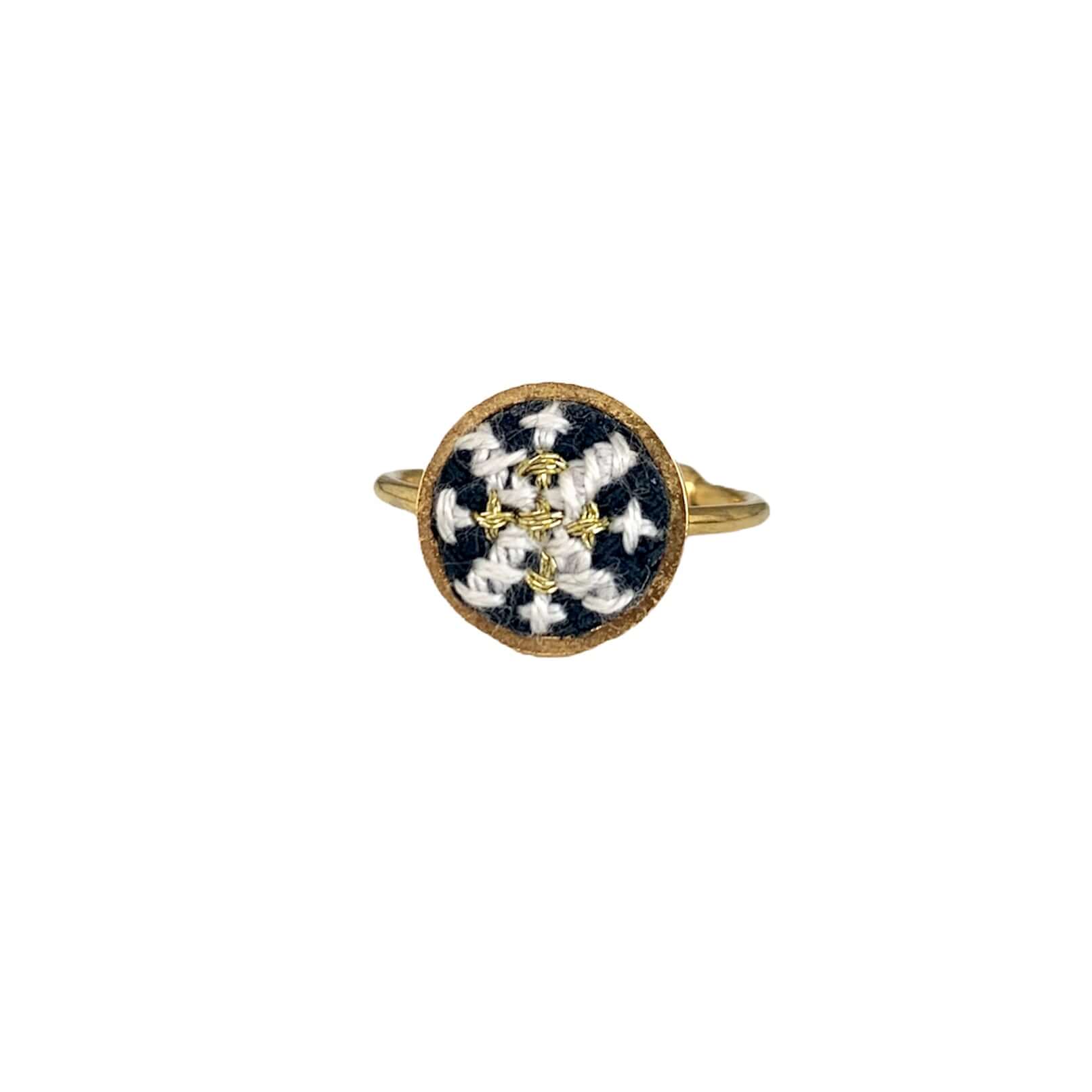 Dolphin Ring - Arabesque Black