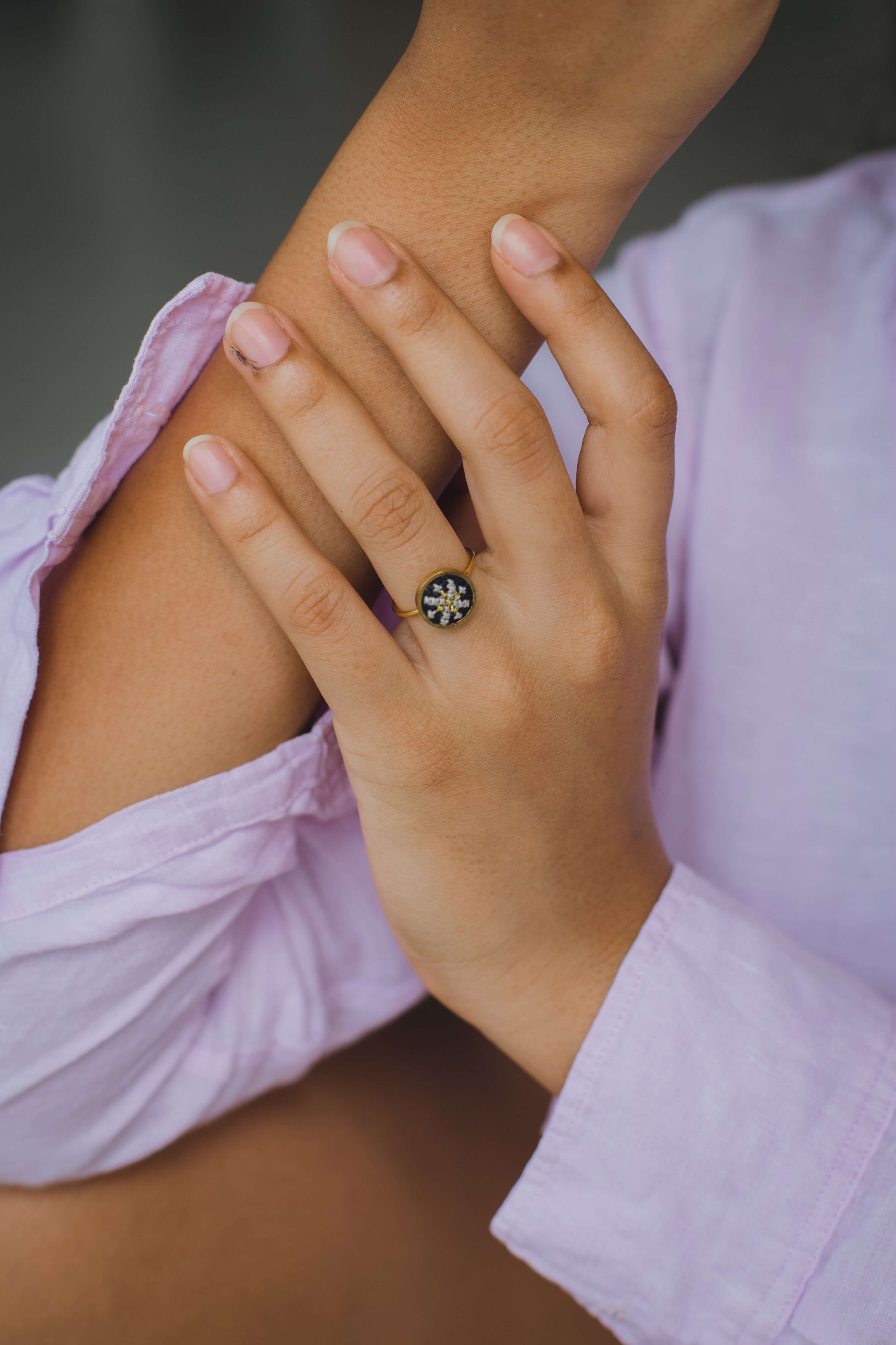 Dolphin Ring - Arabesque Black - Image 3