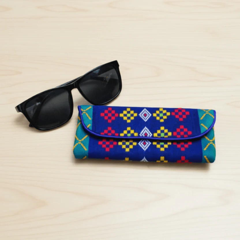 Mang Tha : Glasses Case - Image 3