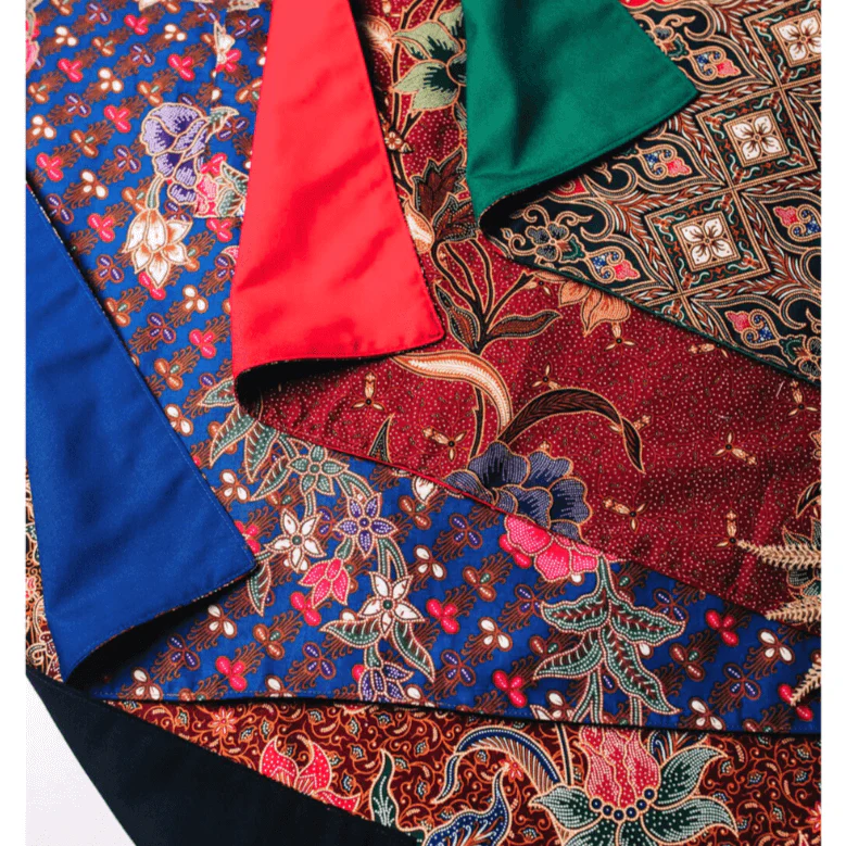 Dignity: The Batik Apron - Image 6
