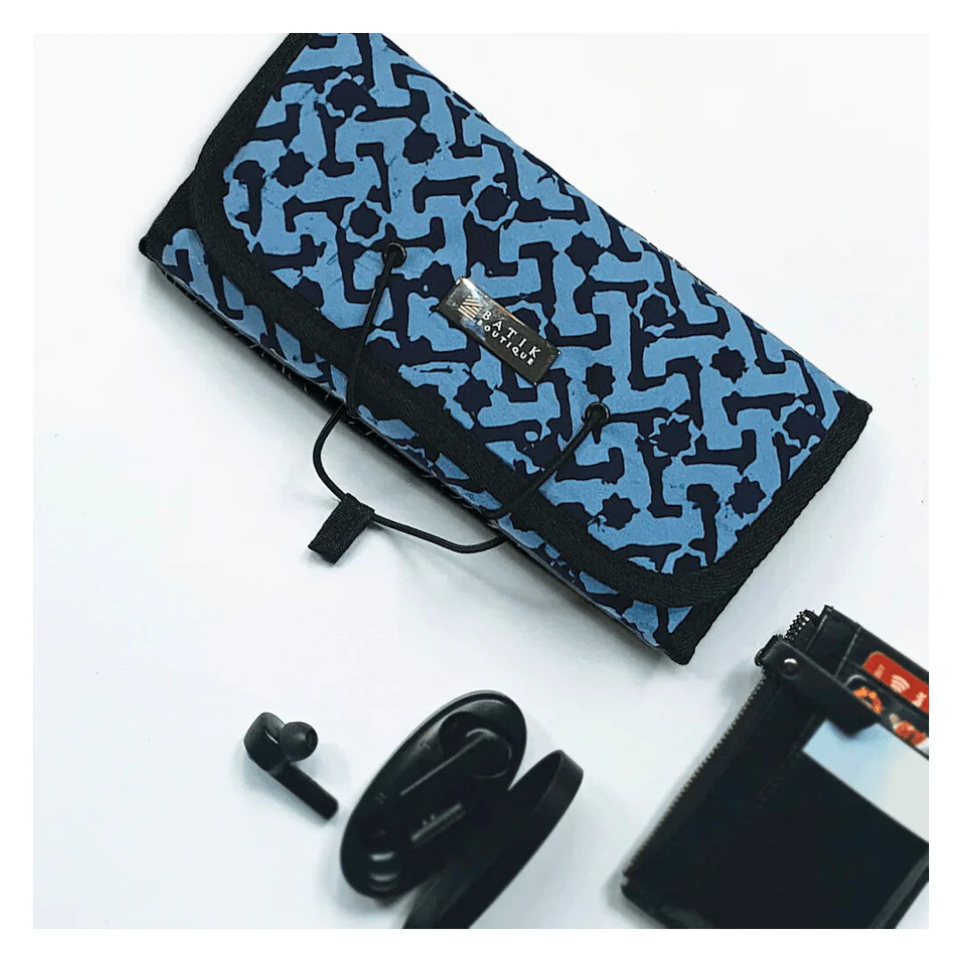 Batik Boutique: Travel Roll-Up Pouch - Image 5